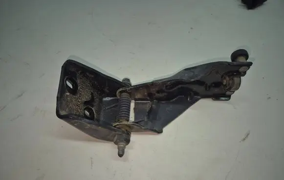 Chrysler Town u0026 Country V Sliding door upper roller guide/hinge 05020673AE