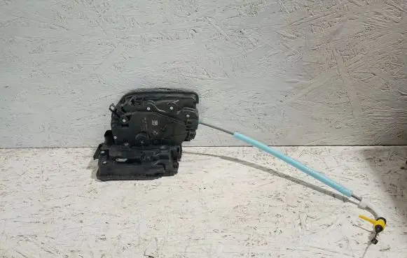 BMW X5 G05 Front door lock 9464892