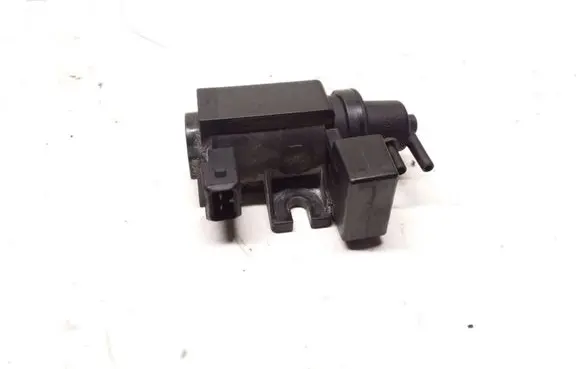 BMW 5 E60 E61 Vacuum valve 7796634