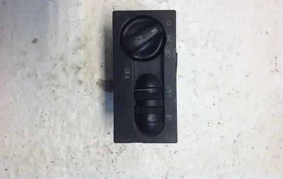 Volkswagen Golf III Light switch KL01H6941531N