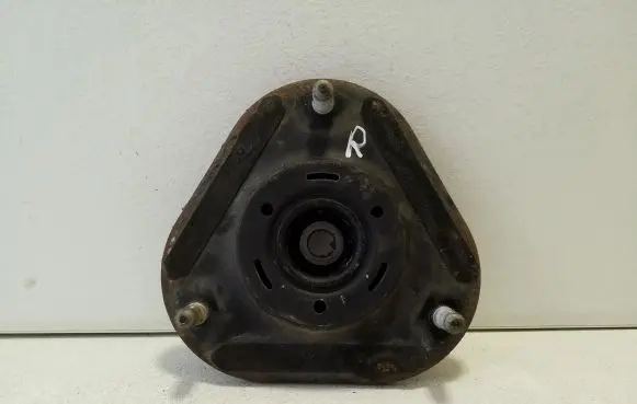 Lexus CT 200H Front upper strut mount 