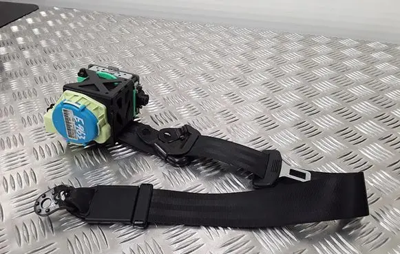 Audi TT TTS Mk2 Front seatbelt 8J8857795