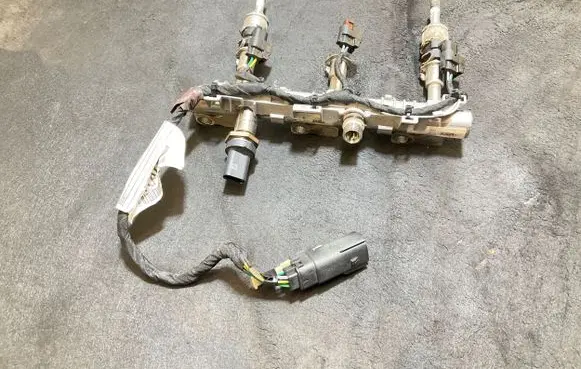 Ford Puma Fuel injector H6BG9D280AB