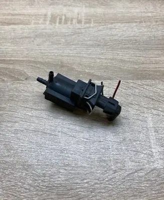 Opel Zafira A Vacuum valve 90530039