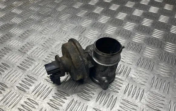 Ford Mondeo Mk III EGR valve 189C04F