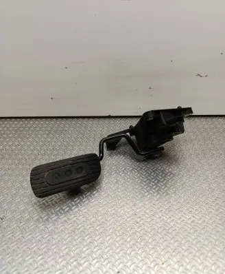 Nissan NV200 Accelerator throttle pedal 18002BJ91A 20263 1657A