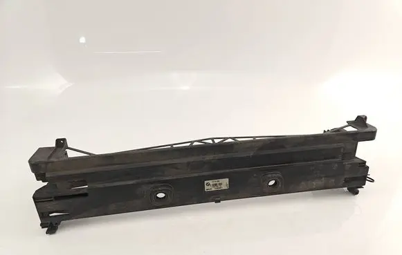 BMW 5 F10 F11 Radiator mount bracket 7800306 CY76105 P3650007