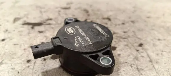 Jaguar XE Electromagnetic valve G4D36M280AB LR126832