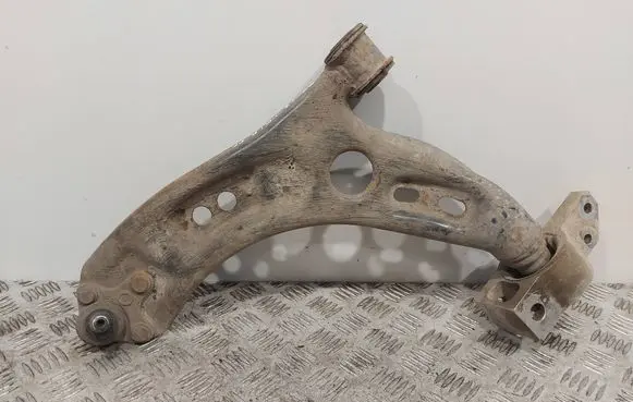 Volkswagen PASSAT B7 Front lower control arm/wishbone 