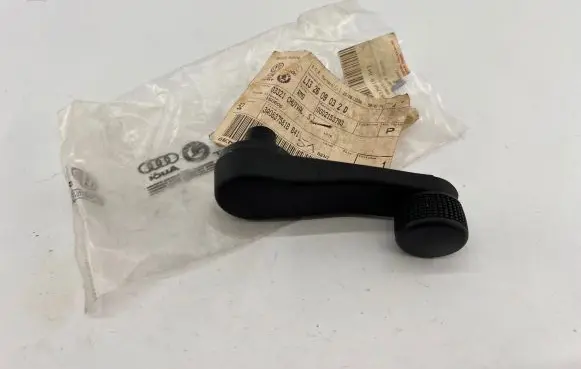 Volkswagen PASSAT B4 Front door window winding handle 3A0837581B 0002153793 282600032D
