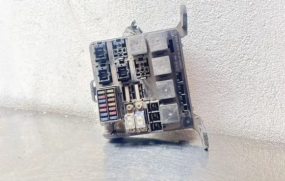 Opel Frontera B Fuse box set 72543061