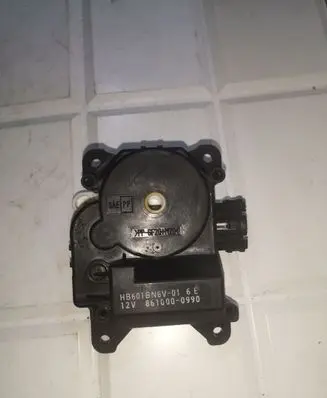 Mazda 5 Air flap motor/actuator 8610000990 HB601BN8V01