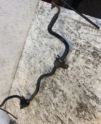 Nissan Juke I F15 Front anti-roll bar/sway bar
