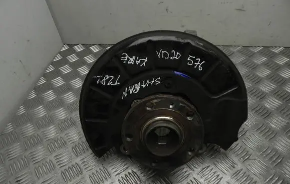 Volkswagen Sharan Front wheel hub 1K0615311F VD20576