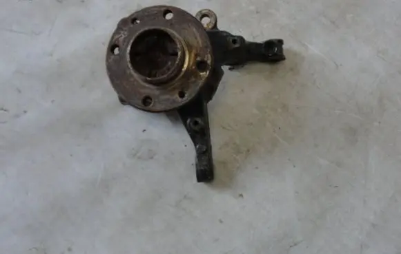 Renault Twingo III Front wheel hub spindle knuckle