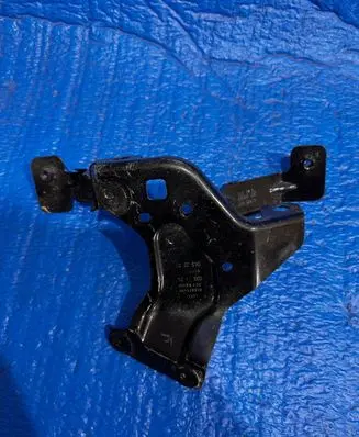 Audi A6 S6 C9 4L Fender mounting bracket 85E821136