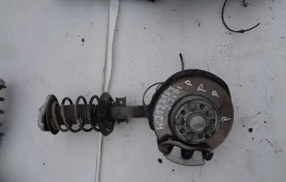 Mercedes-Benz E W212 Front wheel hub spindle knuckle