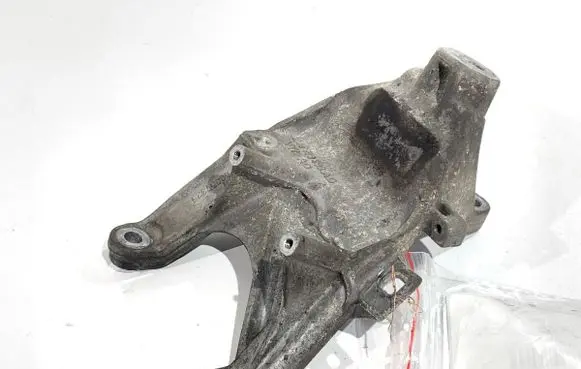 Audi A4 S4 B9 Engine mounting bracket 4M0199308AD