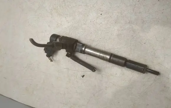 Fuel injector