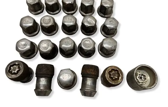 Jeep Grand Cherokee Nuts/bolts 