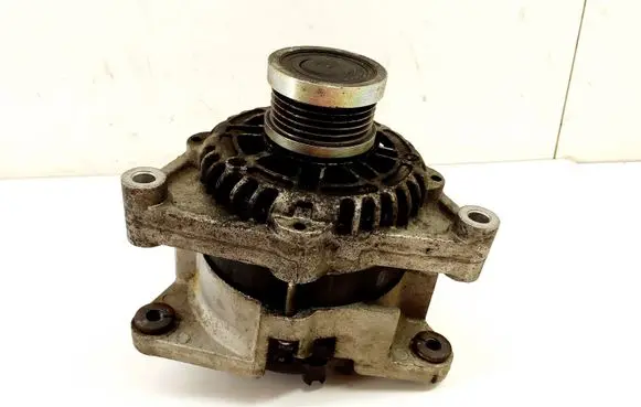 Opel Zafira C Generator/alternator 13581885