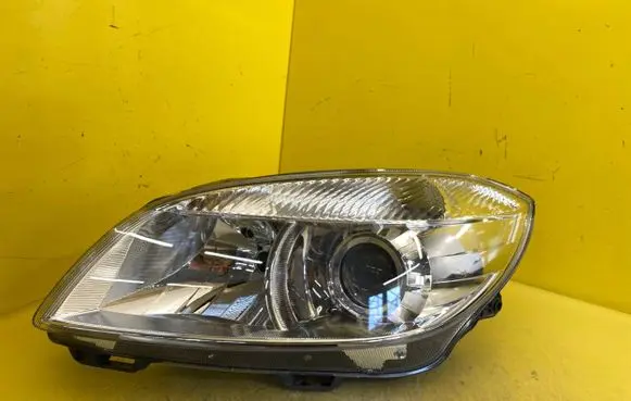 Skoda Fabia Mk2 (5J) Headlight/headlamp 1ZL0104174