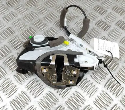 Toyota Yaris XP210 Coupe door lock (next to the handle) 69040K0061