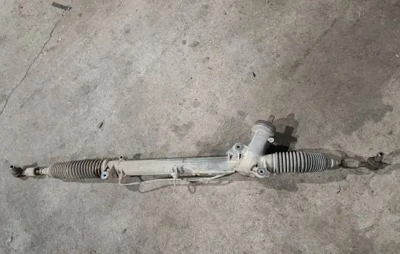 Volkswagen PASSAT B5.5 Steering rack 8d1422074d 8D1422105A
