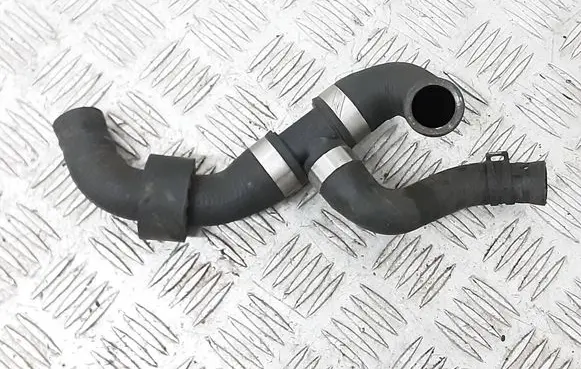 Volkswagen Golf VII Engine coolant pipe/hose 04L122073B