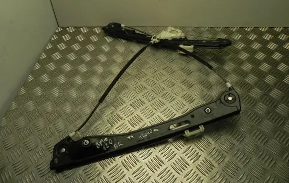 BMW 1 E81 E87 Front door window regulator with motor 7067795 T4040