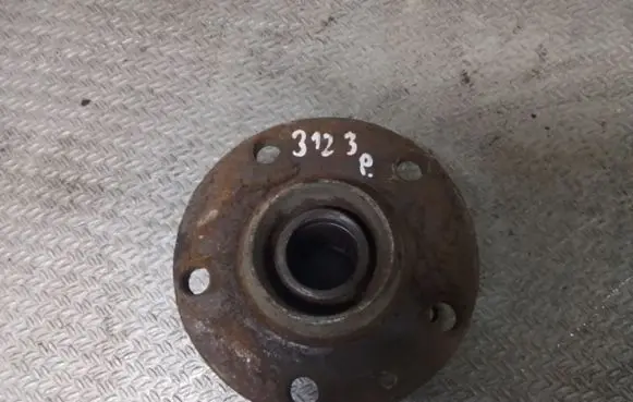 Audi A6 S6 C6 4F Front wheel hub