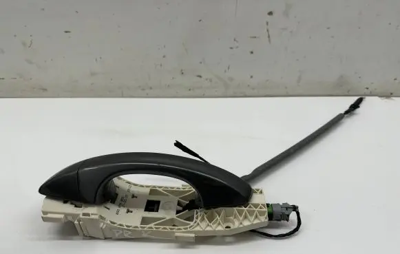Volkswagen Touareg III Front door exterior handle 8S0839885