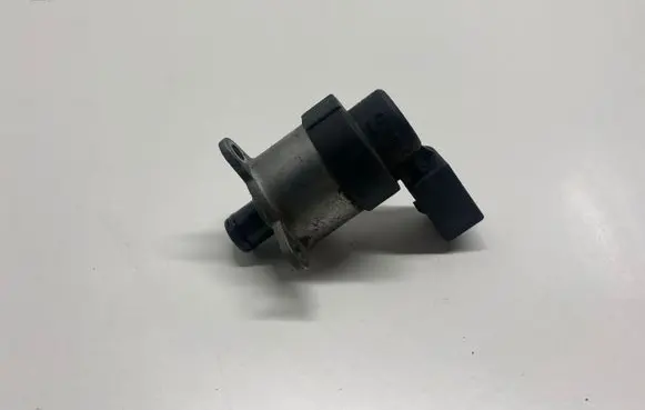 BMW X3 E83 Fuel pressure sensor 040