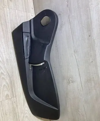 Renault Arkana Front passenger seat rail trim 3991290