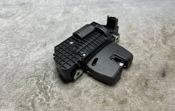 Citroen DS4 Rear glass lock/latch C816 8719F8