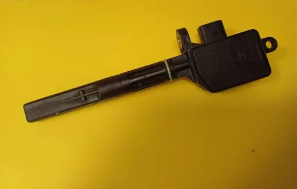 Volkswagen Polo IV 9N3 Oil level sensor 045907660D