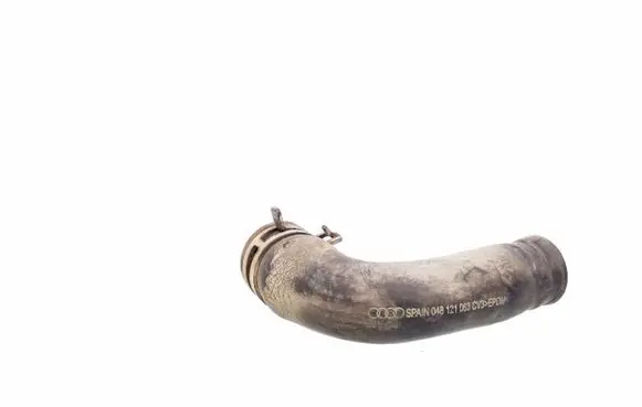 Volkswagen PASSAT B5 Engine coolant pipe/hose 048121063