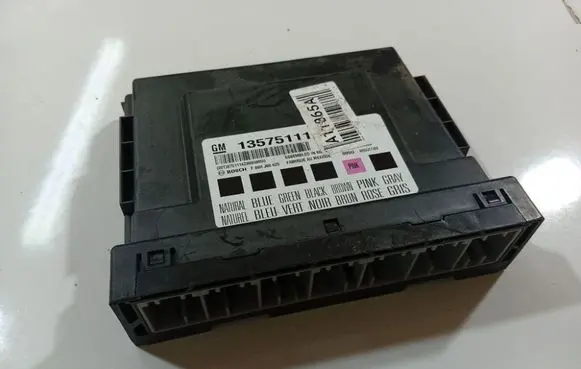 Opel Astra J Comfort/convenience module 13575111