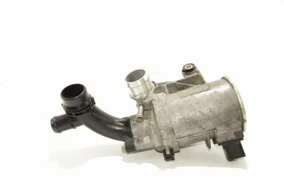 Mercedes-Benz C W205 Water pump A2742000207