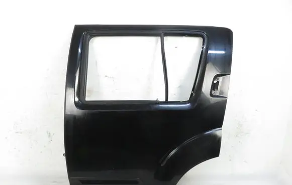 Nissan Pathfinder R51 Rear door