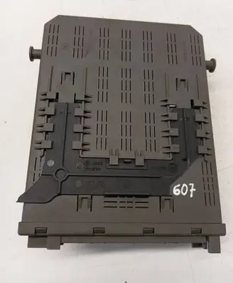 Peugeot 607 Fuse module 9641958680