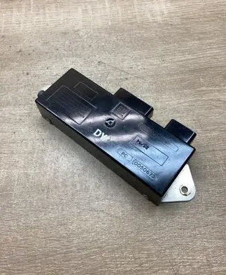 Opel Omega B1 Aerial antenna amplifier 0050673 90379276