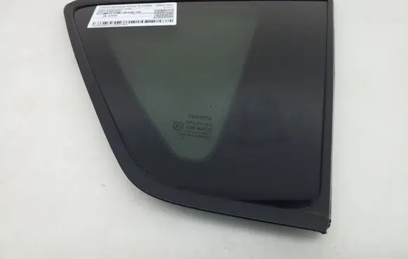 Toyota Corolla Verso AR10 Rear side window A627100F020