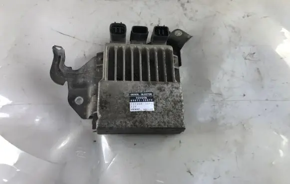 Toyota Auris 150 Fuel injection control unit/module 8987120070 1310001371