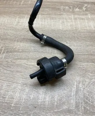 Volkswagen PASSAT B5 Valve vacuum 058133459 42115903