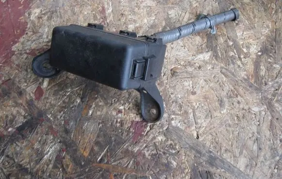Lexus IS 220D-250-350 Relay mounting block 