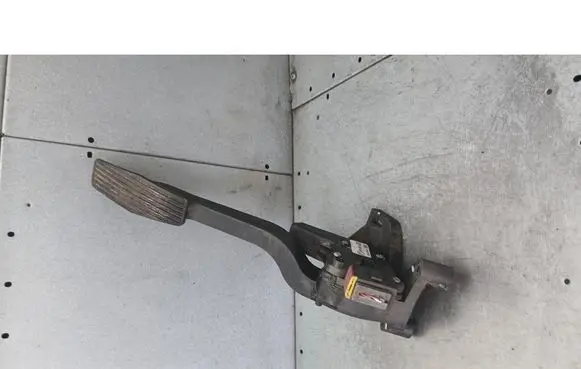 Opel Corsa C Accelerator pedal position sensor 9129423