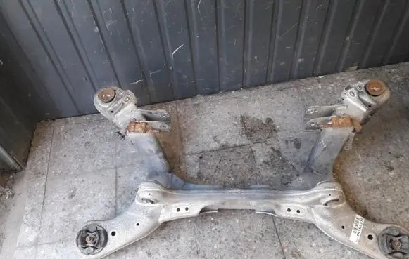 Mercedes-Benz E W211 Rear axle beam with reductor 