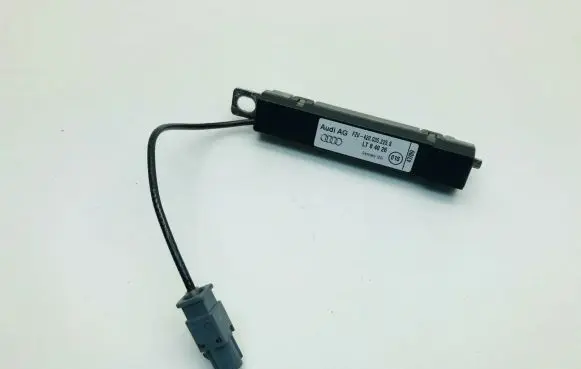 Audi R8 42 Aerial antenna amplifier 420035225S