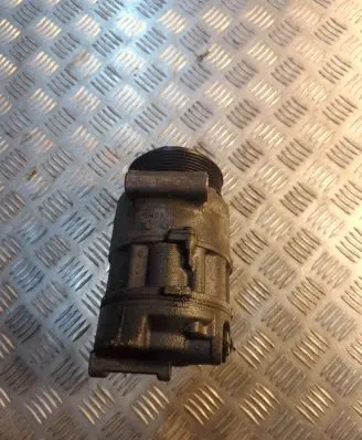 Mercedes-Benz C W204 Air conditioning (A/C) compressor (pump) L9390711